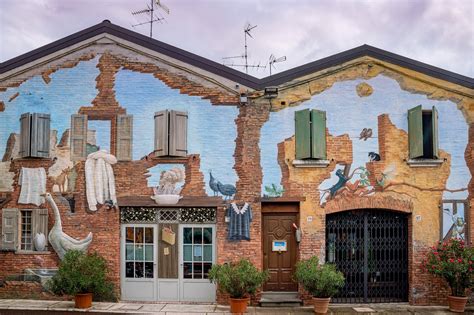 burberry san giovanni in persiceto|San Giovanni in Persiceto, between carnival and street art.